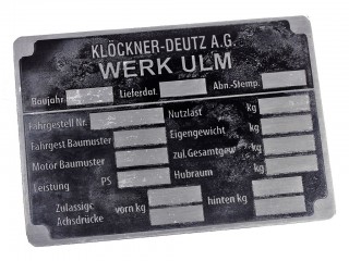 Табличка KLOCKENER-DEUTZ A.G. WERK ULM на автомобили Вермахт. Германия, копия (состаренный вид)