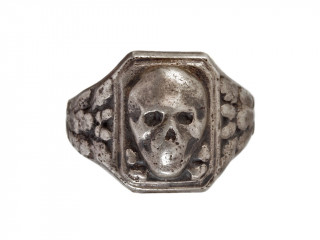 Кольцо с изображением черепа, Германия, копия