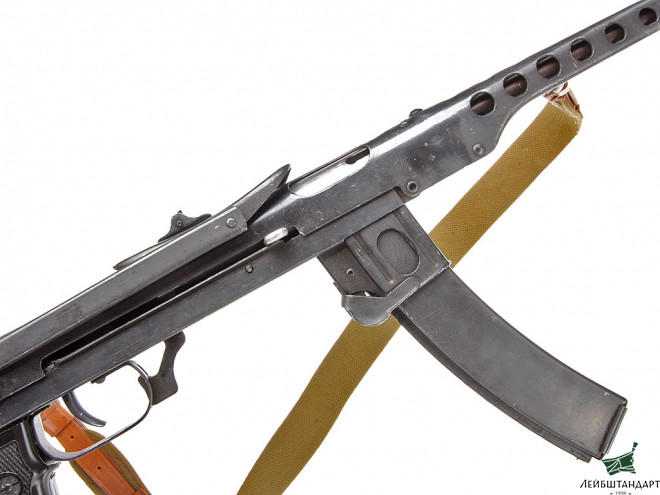 Один из видов Пистолет-пулемет Судаева (ППС-43), СССР - Увеличенное изображ...